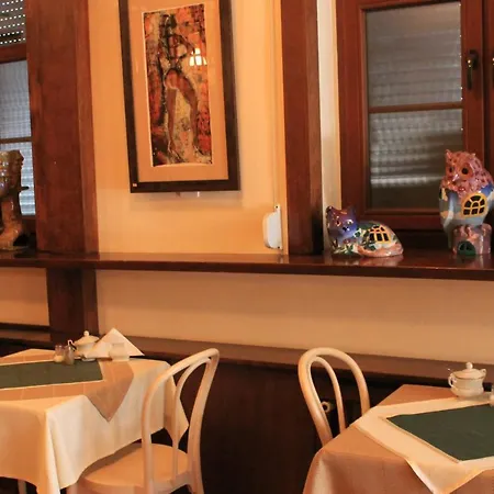 Dom Aktora アパートホテル 3*