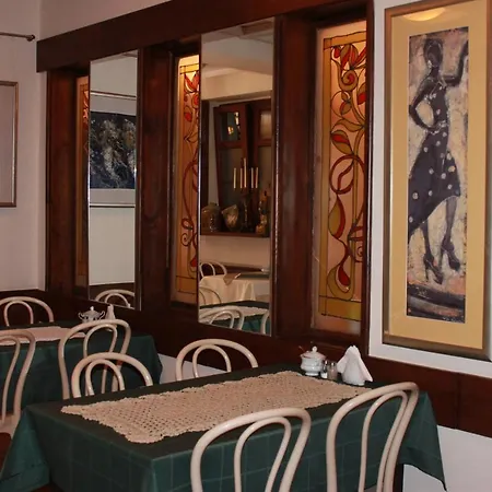 Dom Aktora Aparthotel 3*