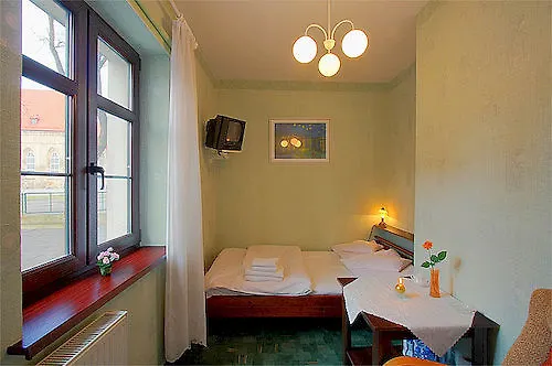 Lägenhetshotell Dom Aktora 3*