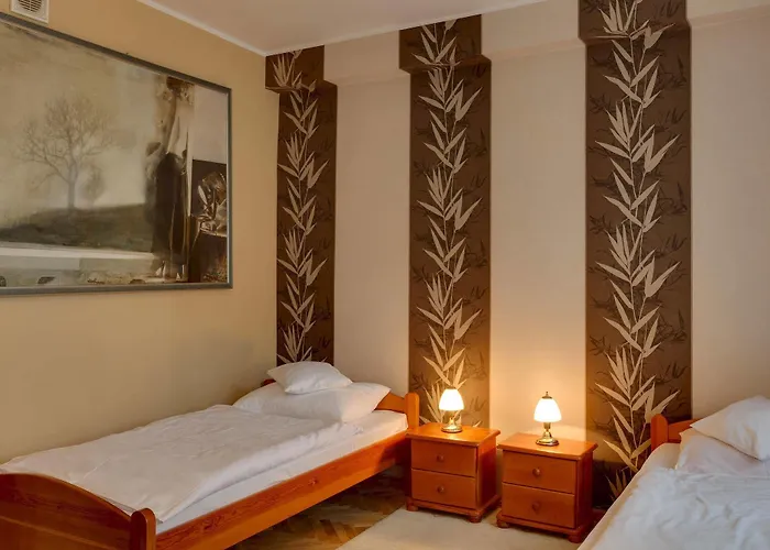 Lägenhetshotell Dom Aktora 3*